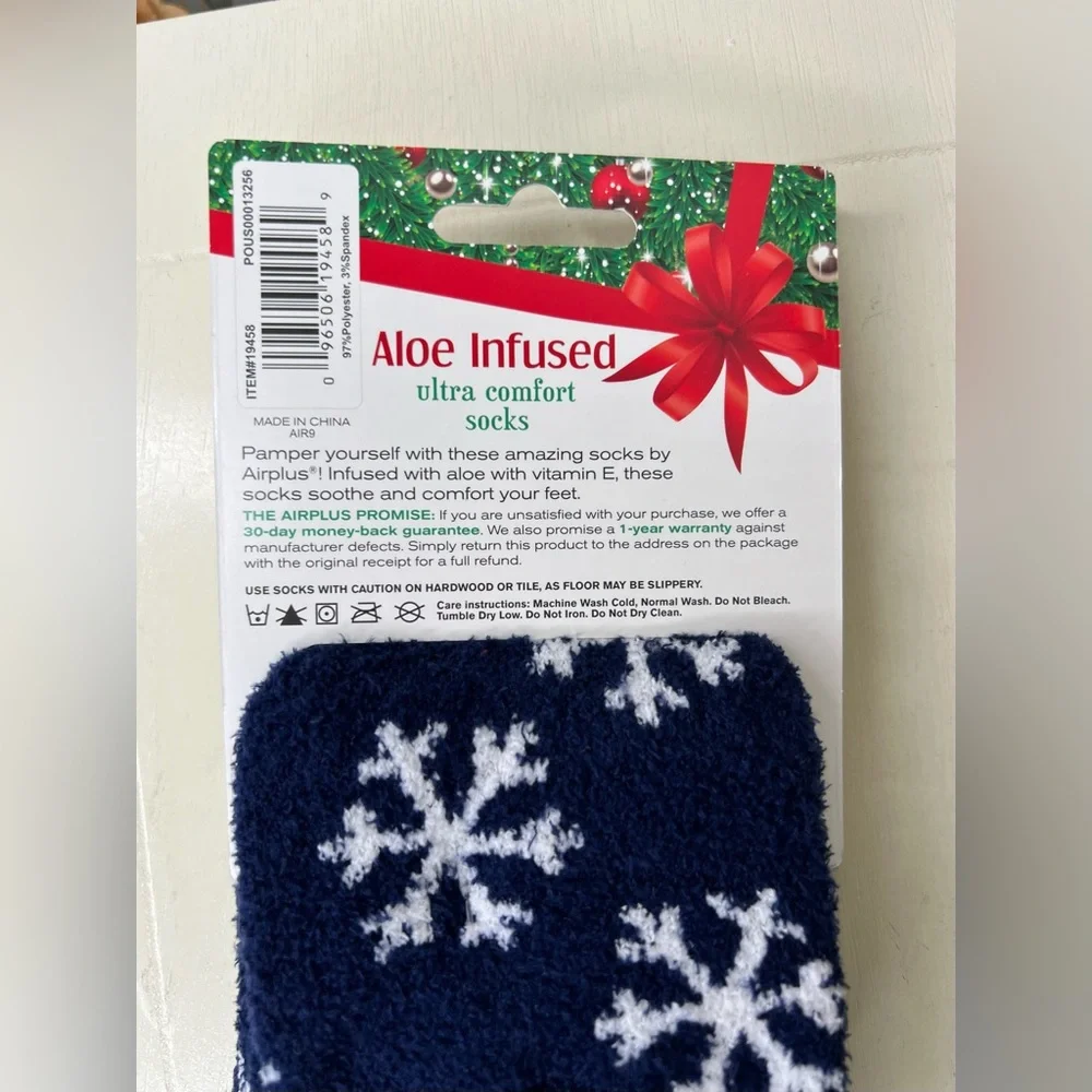 Brand New-Airplus Aloe Infused Santa Claus Socks